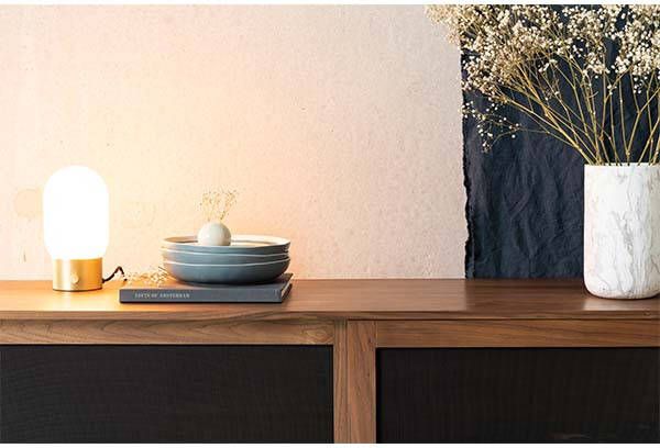 Zuiver Tafellamp Urban Charger goud met oplaadfunctie